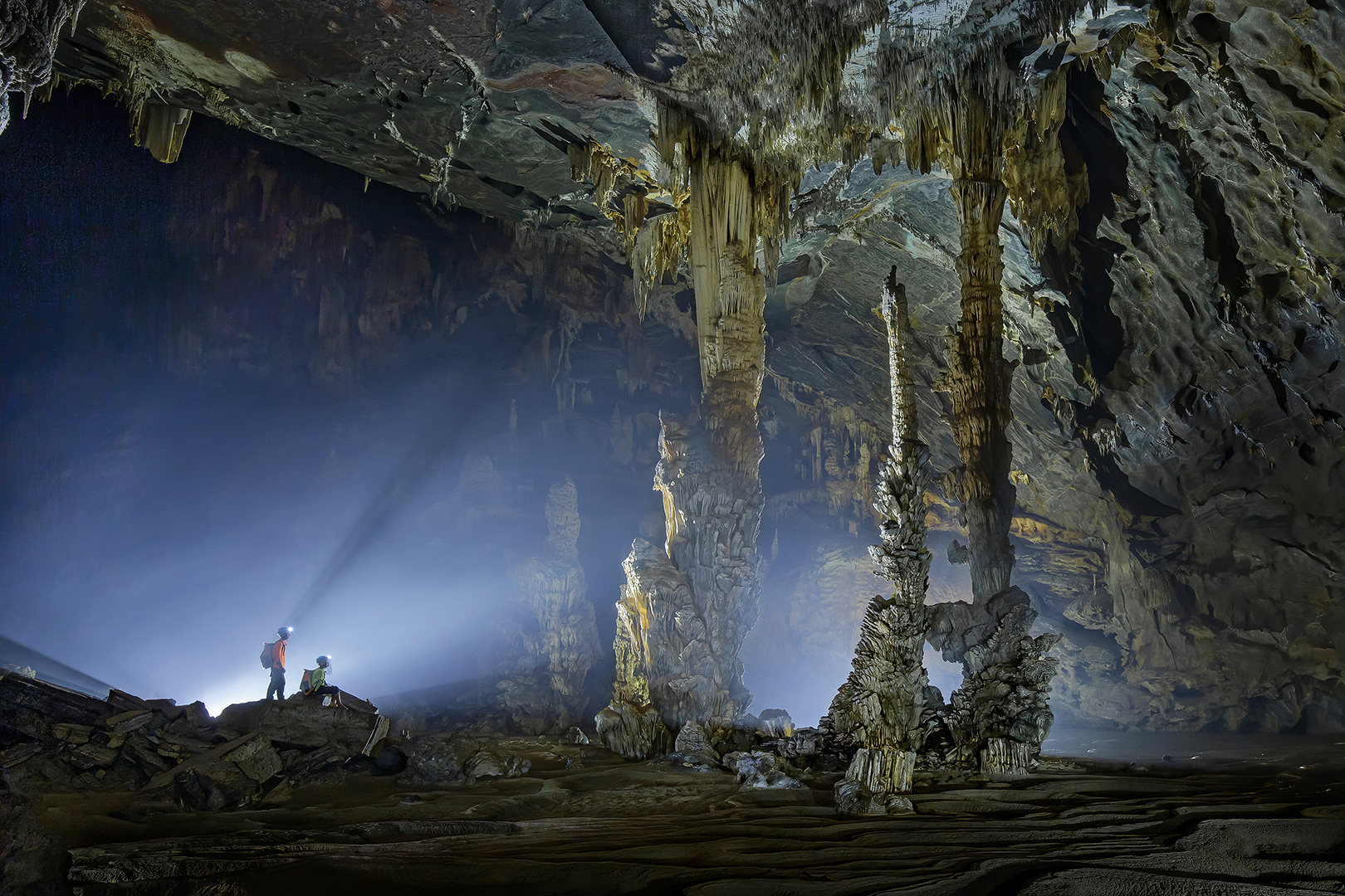 Explorer Tien cave